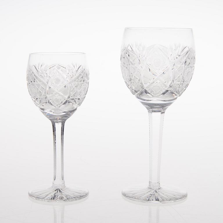 A set of 16 mid 20th century drinking glasses.