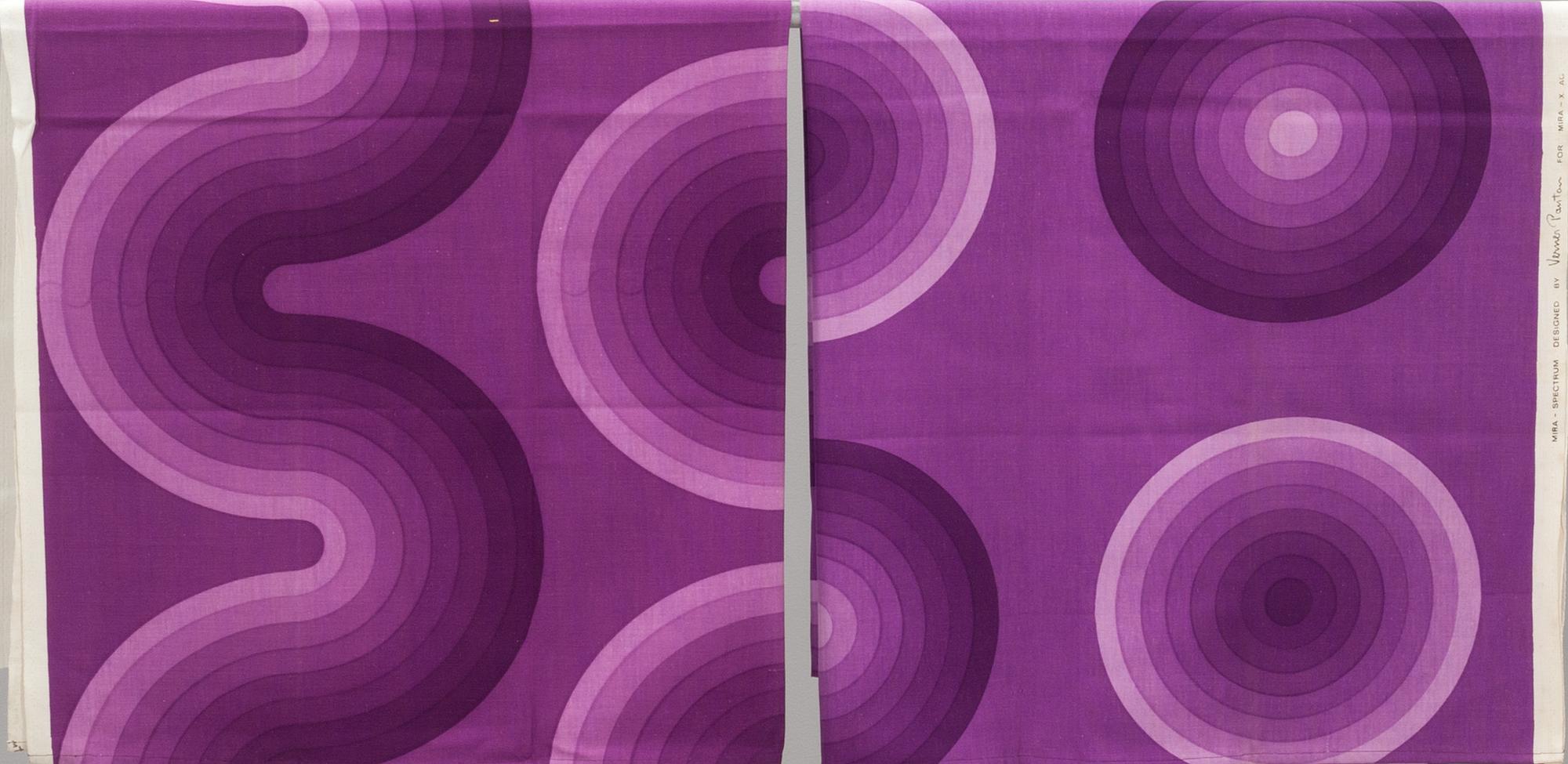 GARDIN, samt PROVBITAR, 4 st, bomullskretong, Verner Panton för Mira-X. 1970-tal.