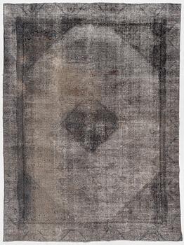 A Vintage design carpet, c. 378 x 289 cm.