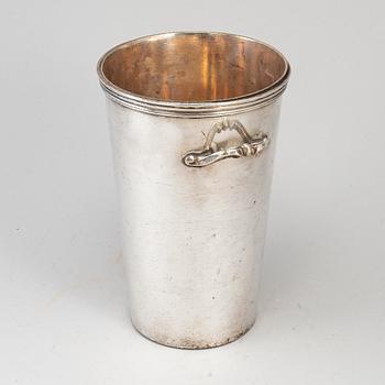 A 20th century French plate champagne cooler.