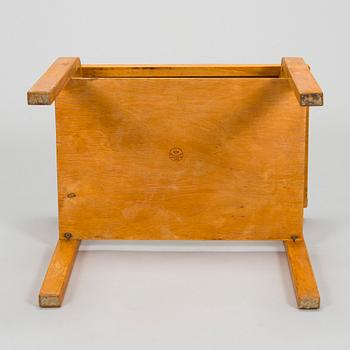 Alvar Aalto, a mid-20th century 'A86' table for O.Y. Huonekalu-ja Rakennustyötehdas A.B.