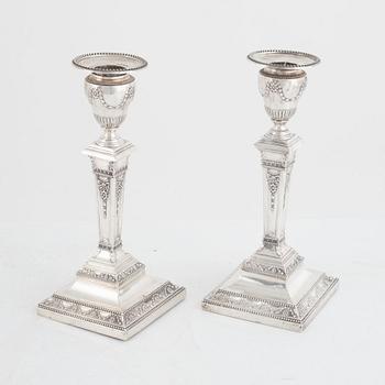 Hawksworth, Eyre & Co Ltd, ljusstakar, ett par, silver,  Sheffield 1896.