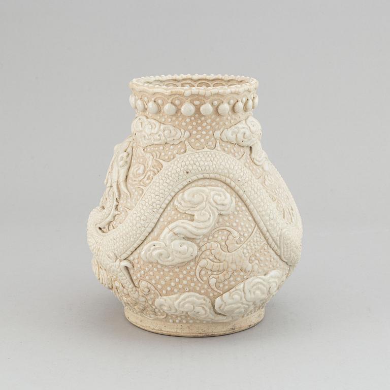 A Chinese vases, early 20th Century.