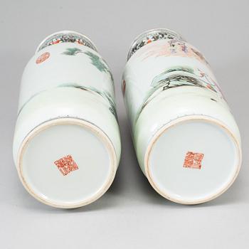 A pair of Chinese vases, 20th Century.