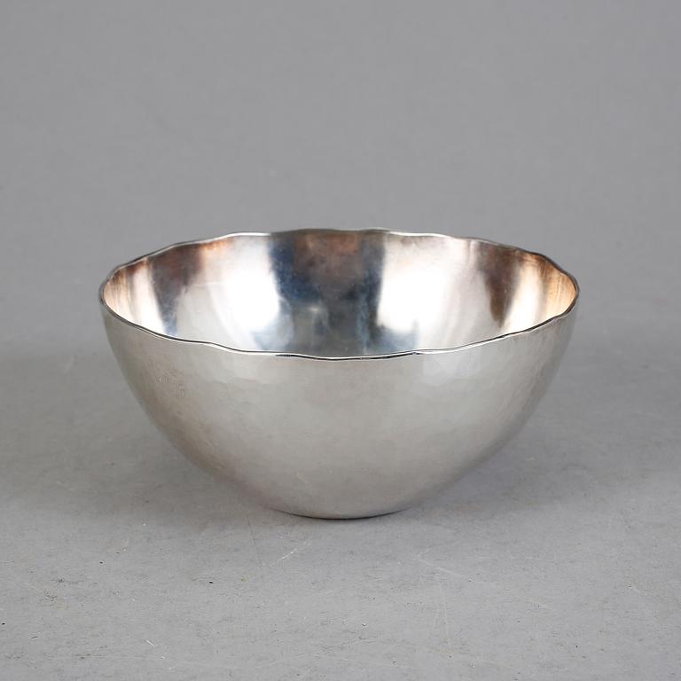 SKÅL, sterling silver, Rey Urban, Stockholm, 1998. Vikt 337 gram.