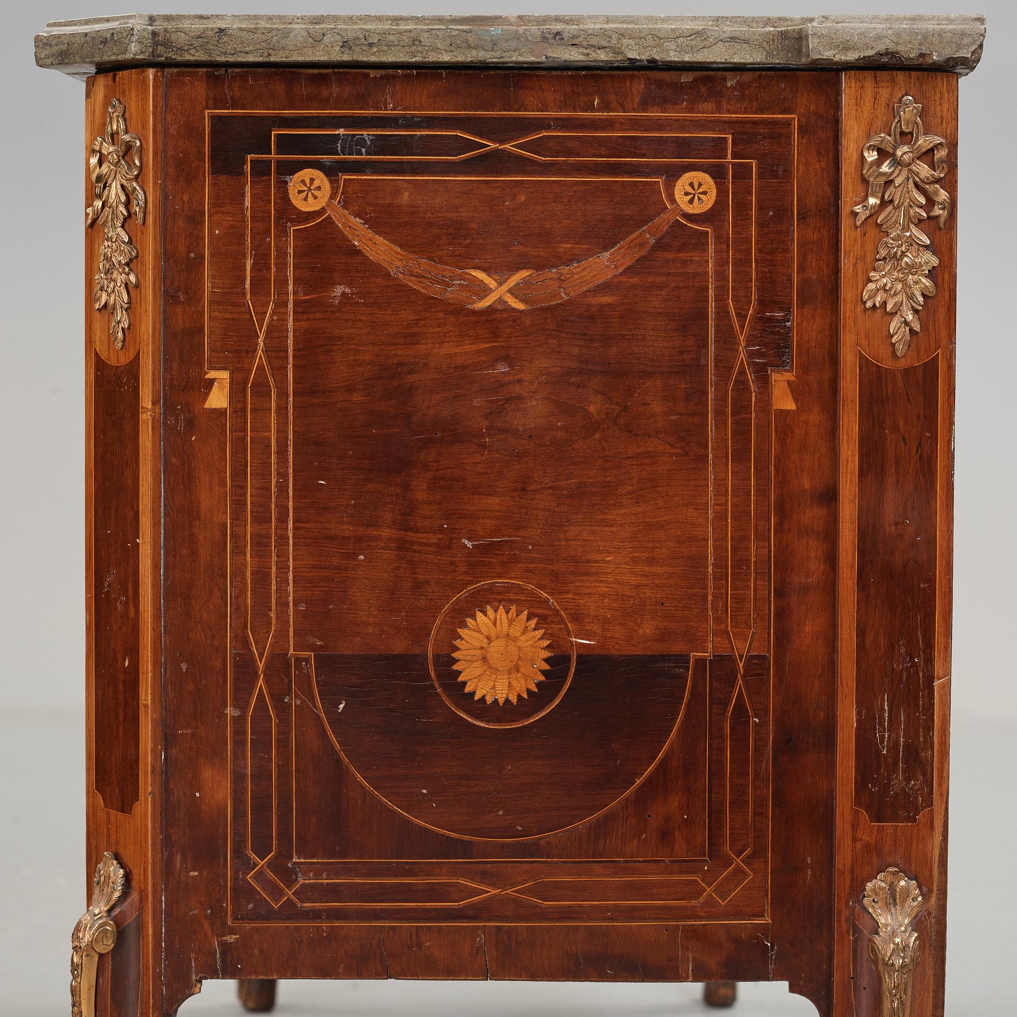 A Gustavian late 18th century commode by Anders Lundelius (master in Stockholm 1778-1823), not signed,