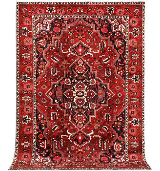 A Bakhtiari carpet, c. 308 x 212 cm.