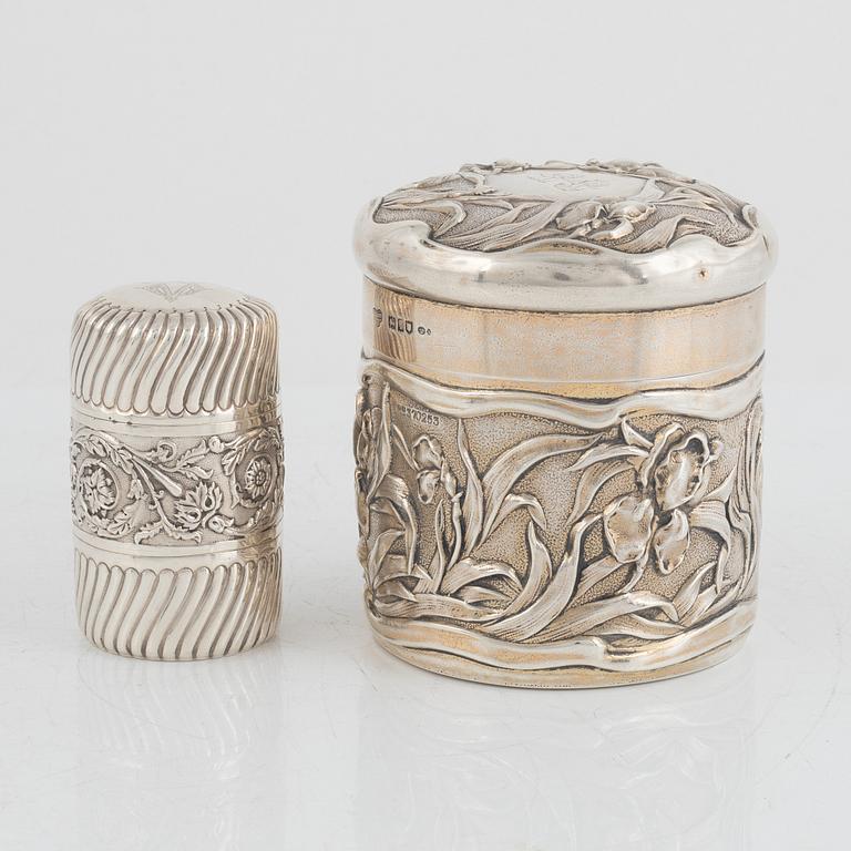 Urn and flask, incl. George Unite, England, 1893-1924.