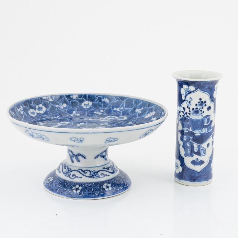 Seven pieces of porcelain, China, 18th-20th century.
