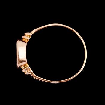 RING, 18 k, guld, med rekatngulär sten. Total vikt ca 3 g.