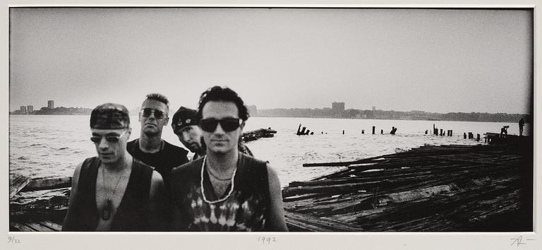 Anton Corbijn, "22:U2", 1982-2003.