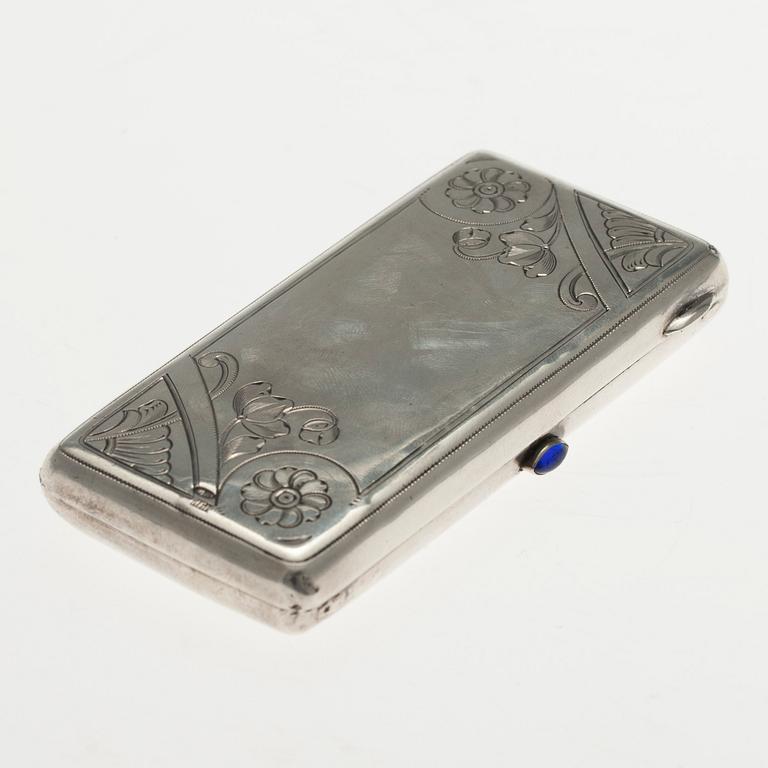 PORTMONNÄ, 84 silver, blå sten. Grigori Ivanov Moskva Ryssland 1908-17. Vikt 101 g.
