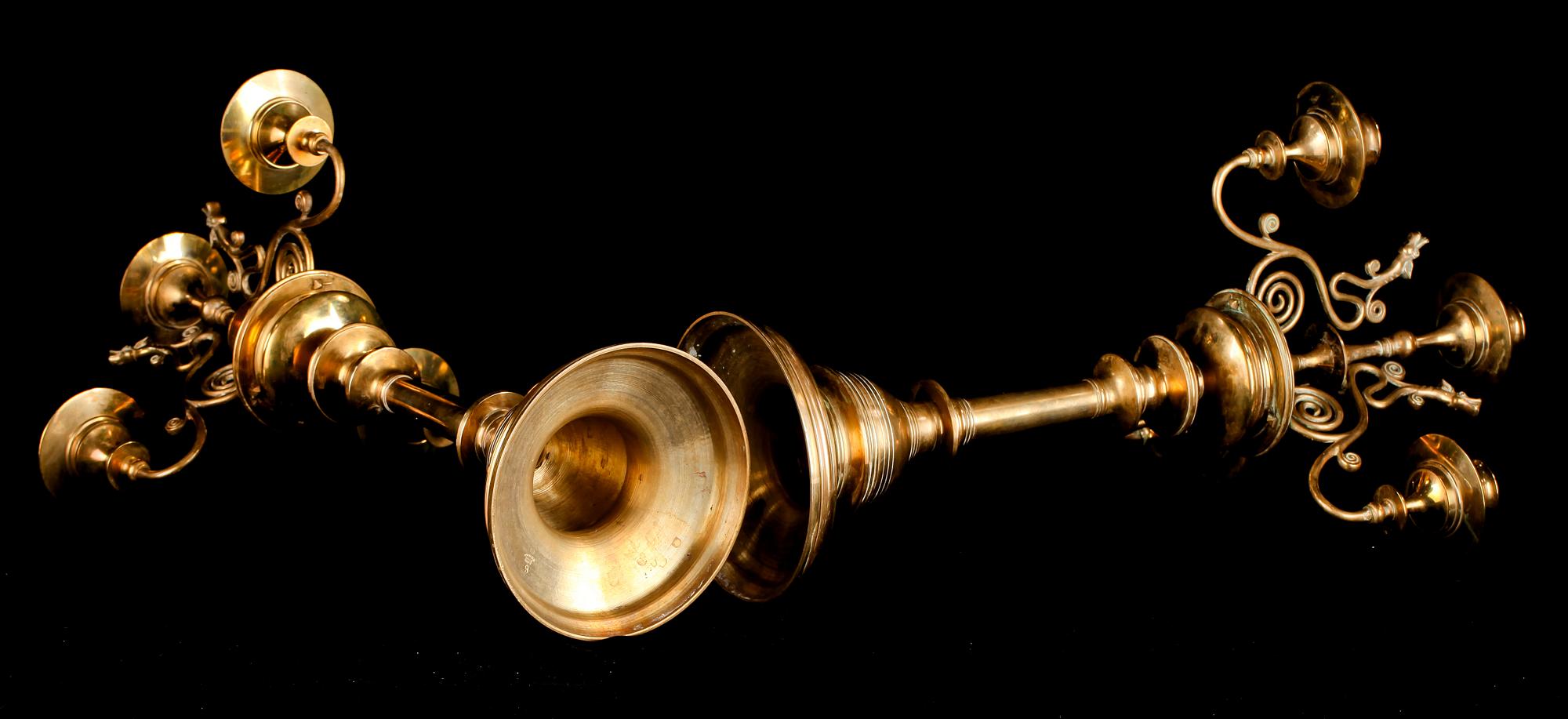 KANDELABRAR, ett par, mässing, Gusums bruk, Nr 9, 1900-talets första hälft.