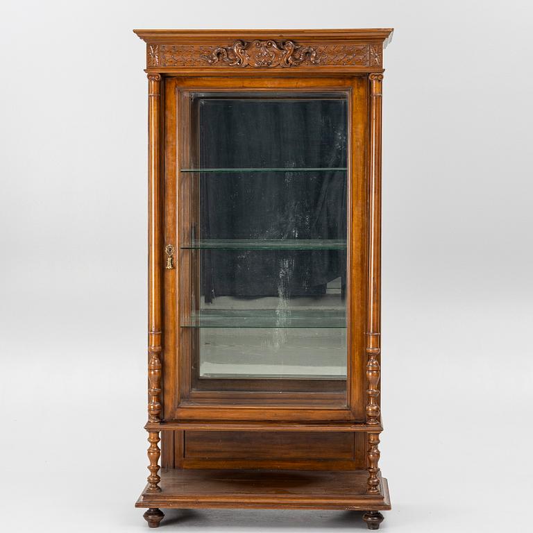 Display cabinet, second half of the 19th century.