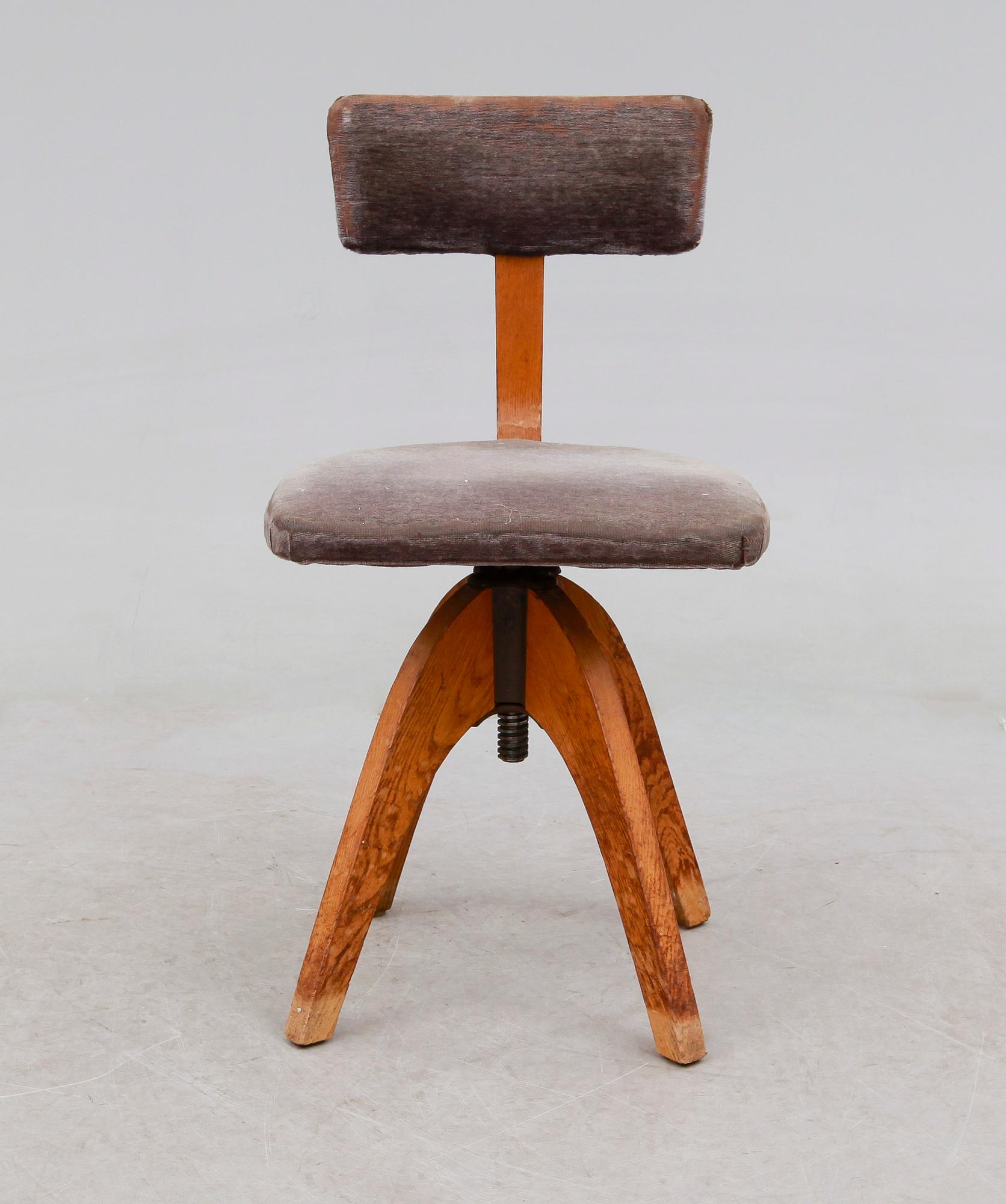 SKRIVSTOL, Tranås, 1900-talets första hälft.