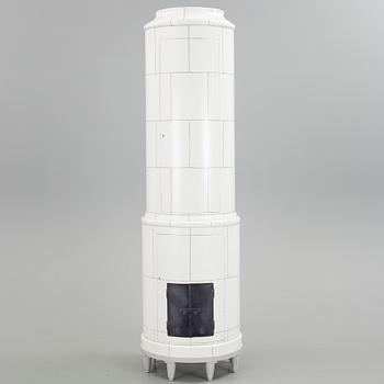 KAKELUGNSSKÅP, bemålat trä, 1900-talets andra hälft.