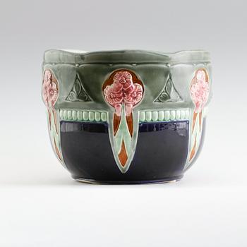 YTTERFODER, porslin, 1900-talets första hälft.