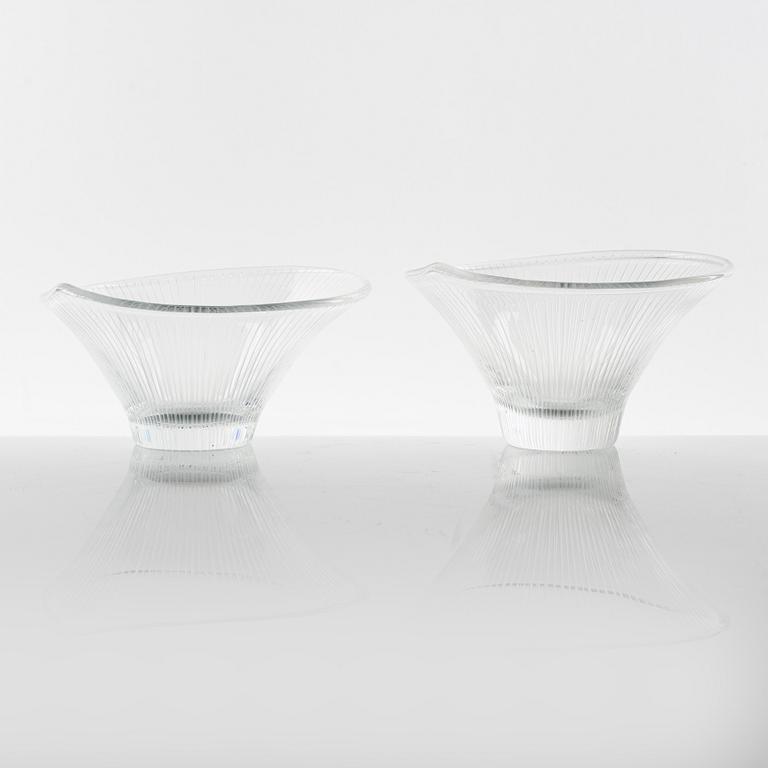 Tapio Wirkkala, vaser, ett par, "Kantarelli", Iittala, Finland.