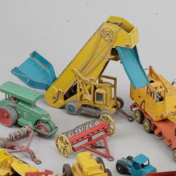 PARTI LEKSAKER, mestadels Dinky Toys. 1950 och 1960-tal.