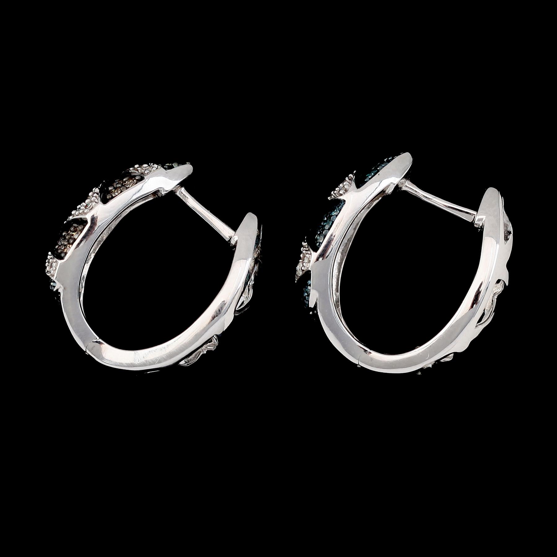 ÖRHÄNGEN, 1 par, 10K vitguld, olikfärgade diamanter tot ca 0.75 ct.