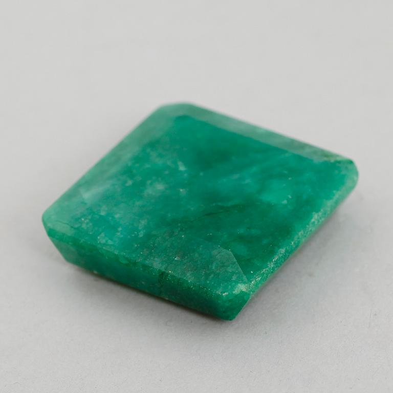 SMARAGD, ca 119 ct, oinfattad.