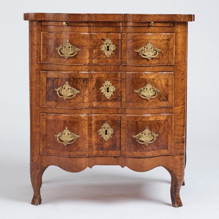 A Swedish late Baroque 18th century commode attributed to  J. H. Fürloh, master 1724.