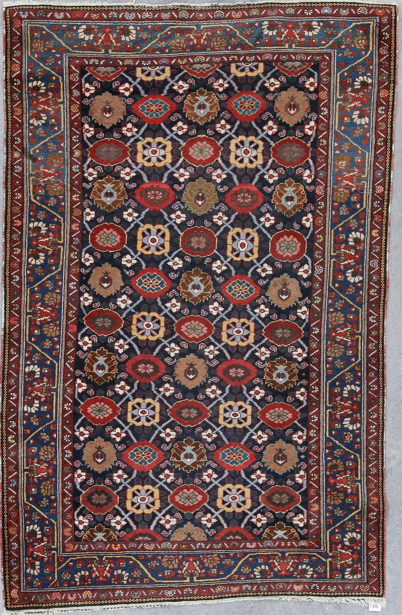 MATTA, semiantik, Kaukas, ca 215x191 cm.