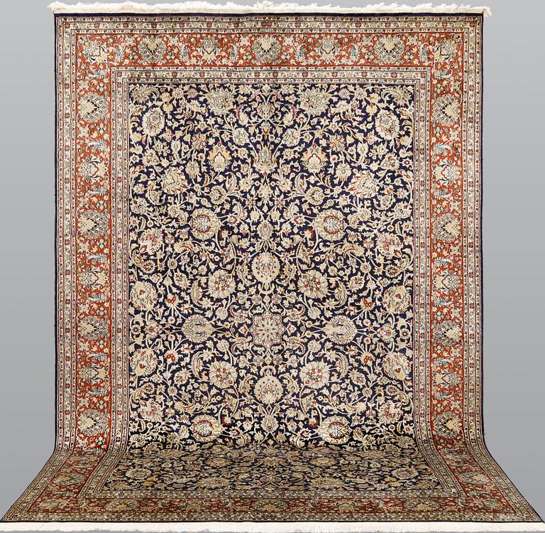 A silk Kashmir carpet, ca 280 x 188 cm.