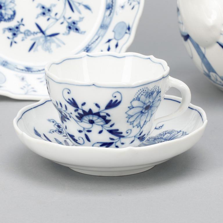SERVISDELAR, porslin, ca 37 + 11 delar, Meissen, Tyskland 1900-tal.