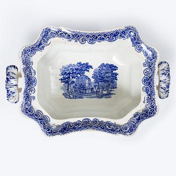 Rörstrand, a 94 part Swedish creamware dinner service, "Svenska slott", 1900s.
