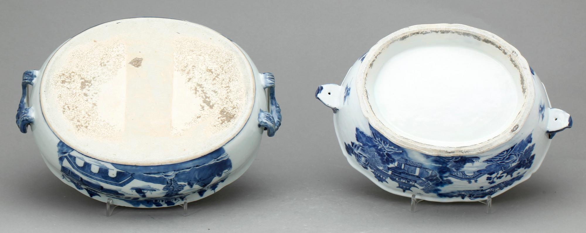 TERRINER, 2 st, porslin, Kina, Qianlong (1936-1795).