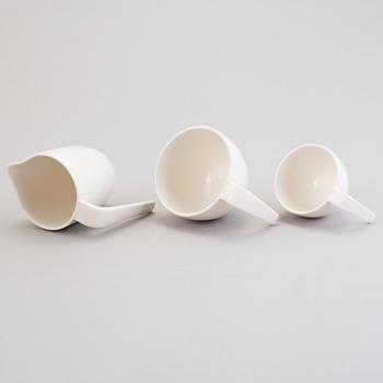 STEFAN LINDFORS, SERVISDELAR, 14 st, porslin, "Ego", Arabia, Finland.