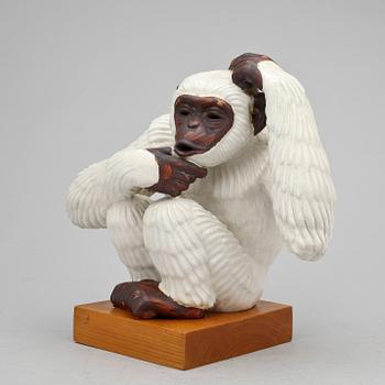 FIGURIN, stengods, Gunnar Nylund, signerad och numrerad 244/250.