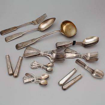 BESTICKSERVIS, 39 delar, silver, de flesta stämplade Teodor Werner, Minsk, Ryssland 1870-80-tal. Tot ca 2200 gram.