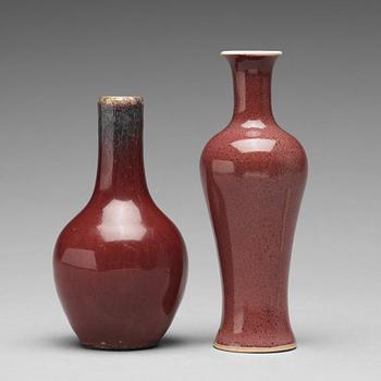 784. A peach bloom glazed vase and a flambé glazed vase, Qing dynasty, 19th Century.