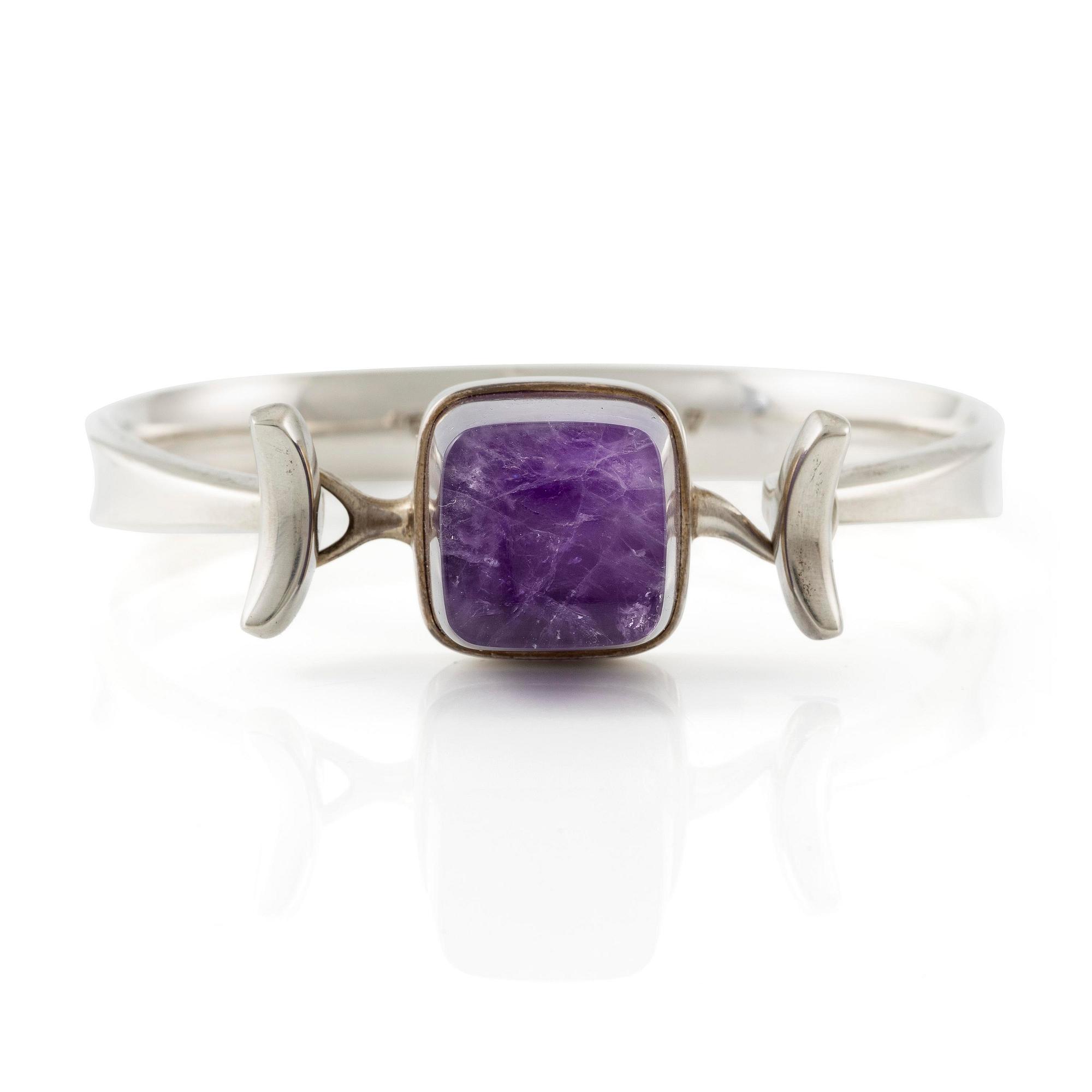 Vivianna Torun Bülow-Hübe, a bracelet in sterling silver with an amethyst, for Georg Jensen.