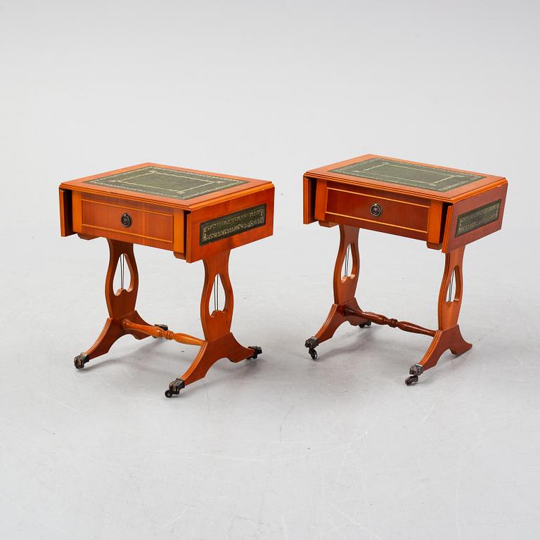 A pair of side tables width drop leaves from Schelco, end of the 20th Century.