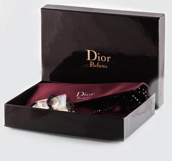 COLLIER, vitmetall samt fasettslipade svarta kulor, Christian Dior.