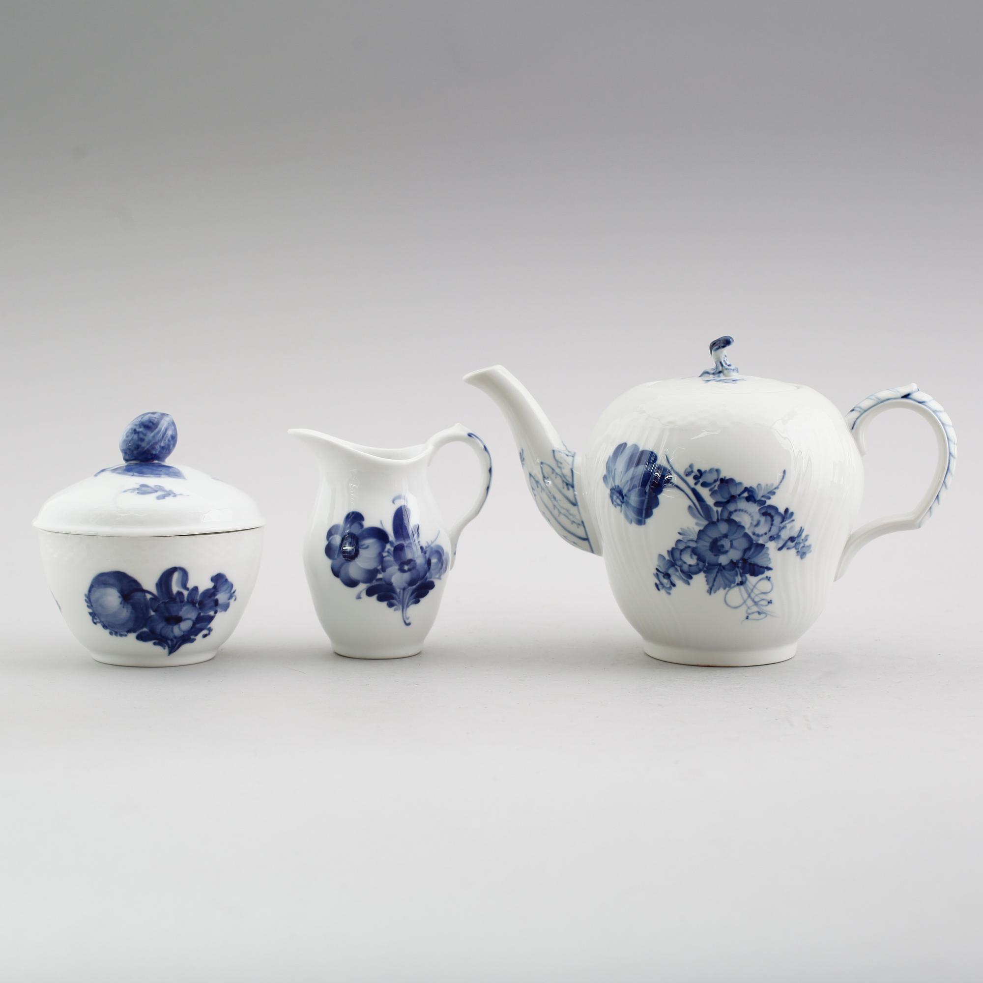 TESERVIS, 3 delar, porslin, "Blå Blomst", Royal Copenhagen.