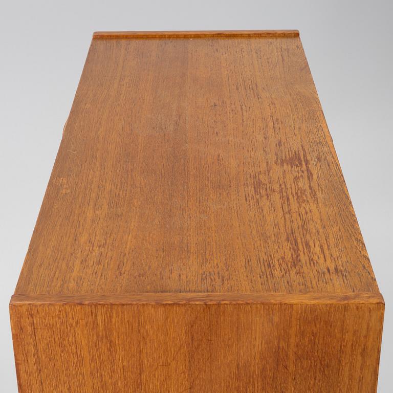 Eric Johansson, A model 381 cabinet, Abrahamssons Möbelfabrik.