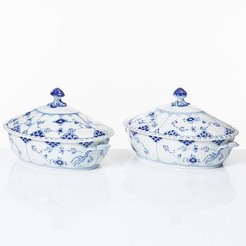 Royal Copenhagen, terriner med lock, ett par, "Musselmalet Helblonde", Danmark, 1979-83.