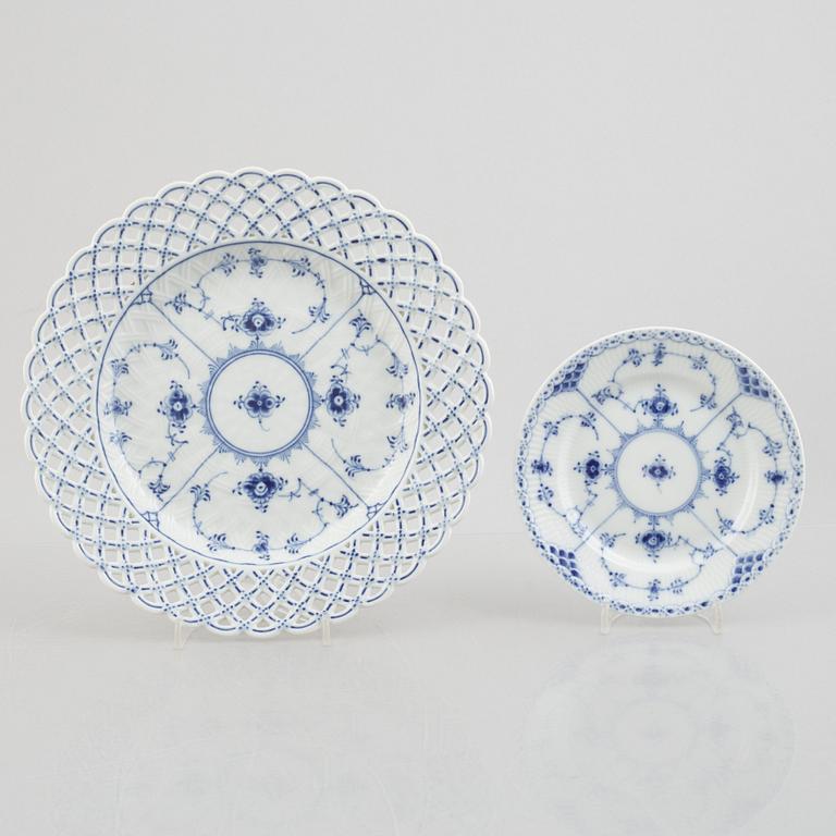 Royal Copenhagen, 27 pieces of a "Blue Fluted" porcelain service, Denmark.