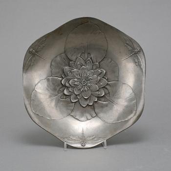 SKÅLFAT, Kayserzinn, jugend, 1900-talets första del.