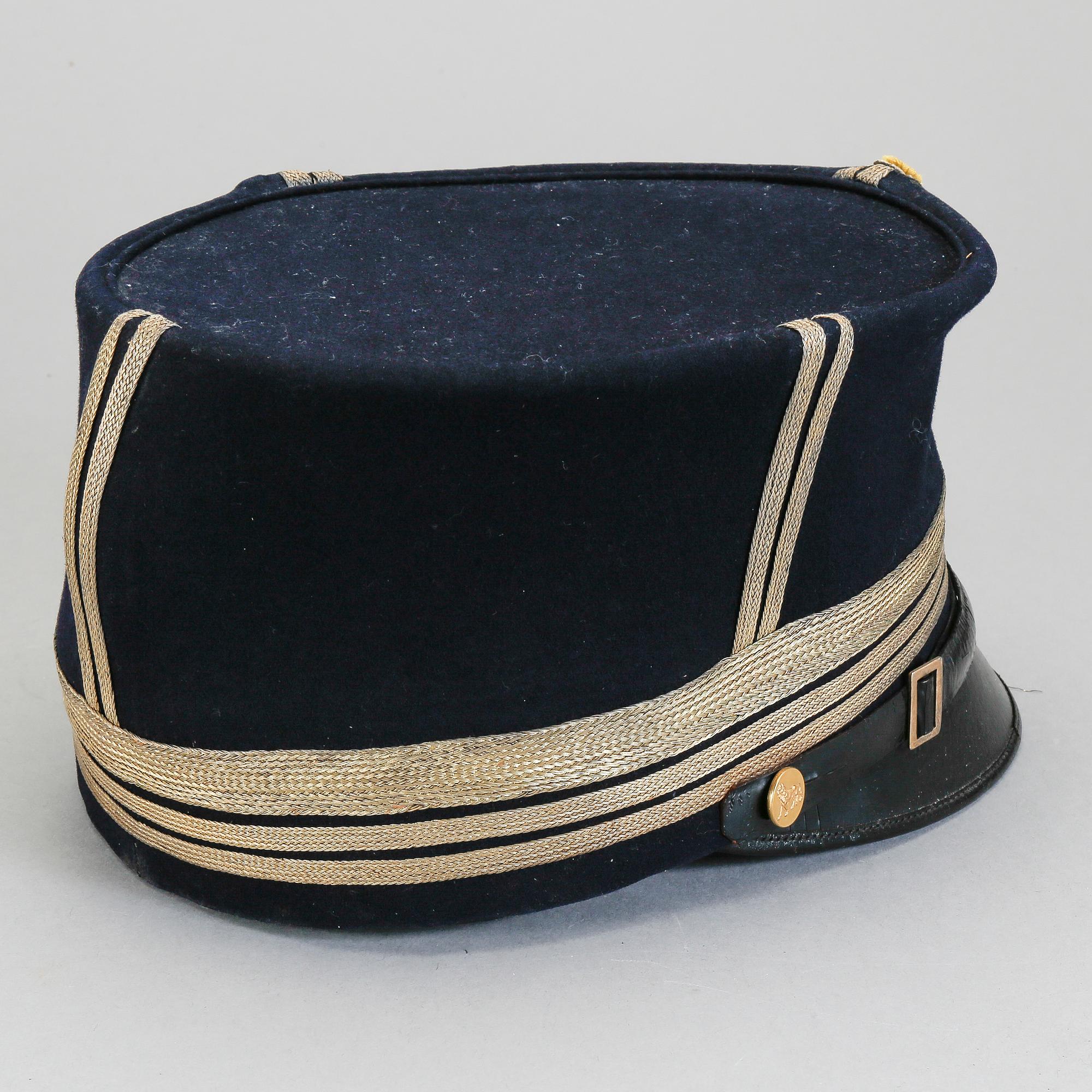UNIFORM med TILLBEHÖR, för överste löjtnant vid I16 Halmstad, bla m/1886.