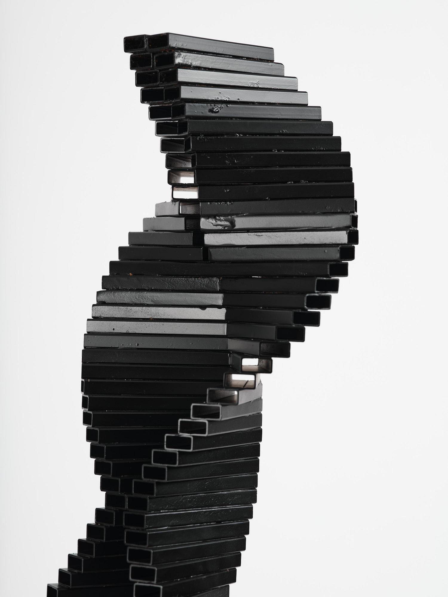 Arne Jones, "Yin-Yang kolonn".