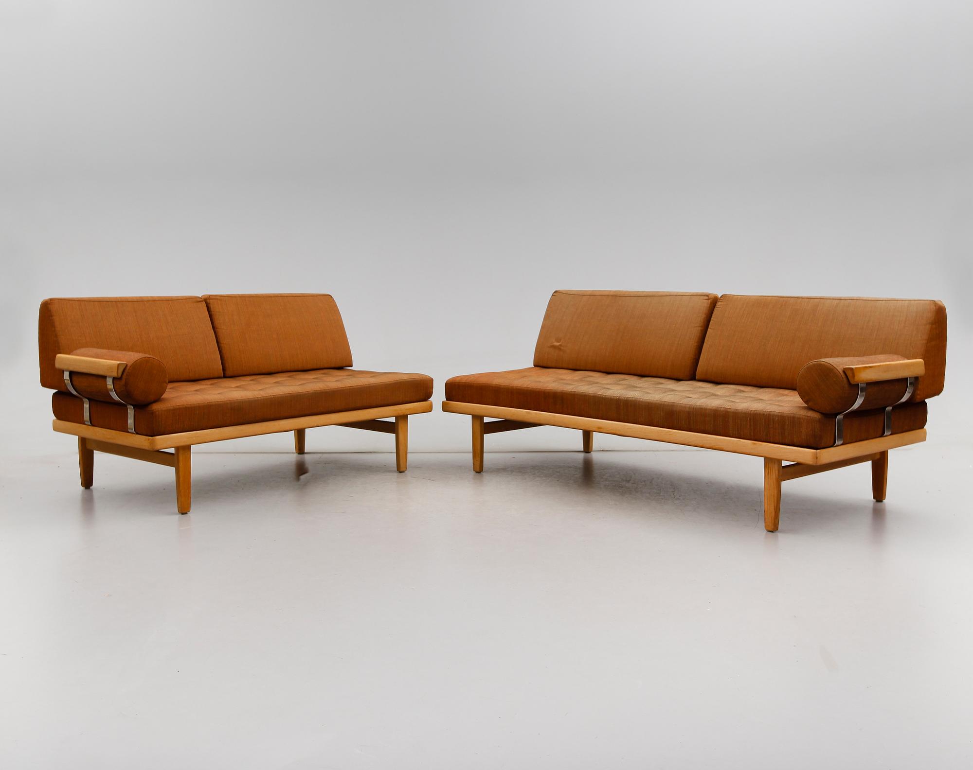 DAGBÄDDAR/SOFFOR, 2 st, "Kock", tillskrivna Yngve Ekström, 1960-tal.