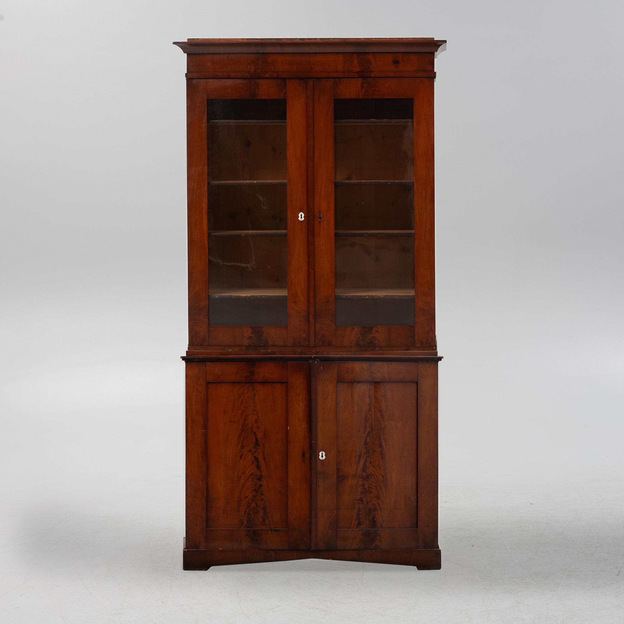 Bokskåp, Karl Johan, 1800-talets första hälft.