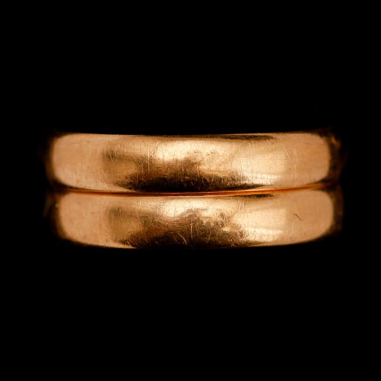 RINGAR, 2 st, 20 k guld. Vikt 6 g.