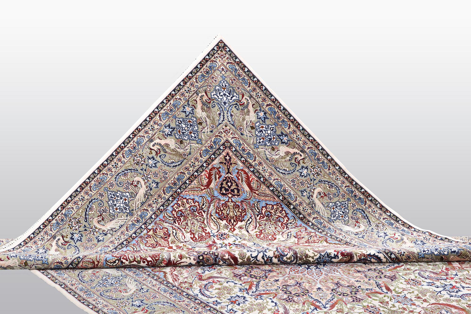 Matto, Old Esfahan, part silk, ca 312 x 203 cm.