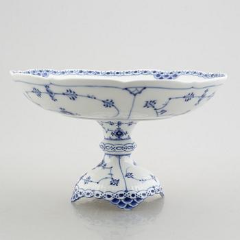 A 'Blue Fluted Half Lace' / 'Musselmalet' porcelain centerpiece dish, Royal Copenhagen, model 710, early 20th century.